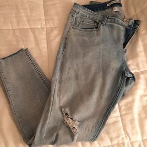 Distreased jeans